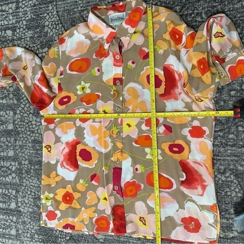 Diane Von Furstenberg Vintage Women’s Size L Retro Floral Silk Button Down Shirt - Picture 6 of 7